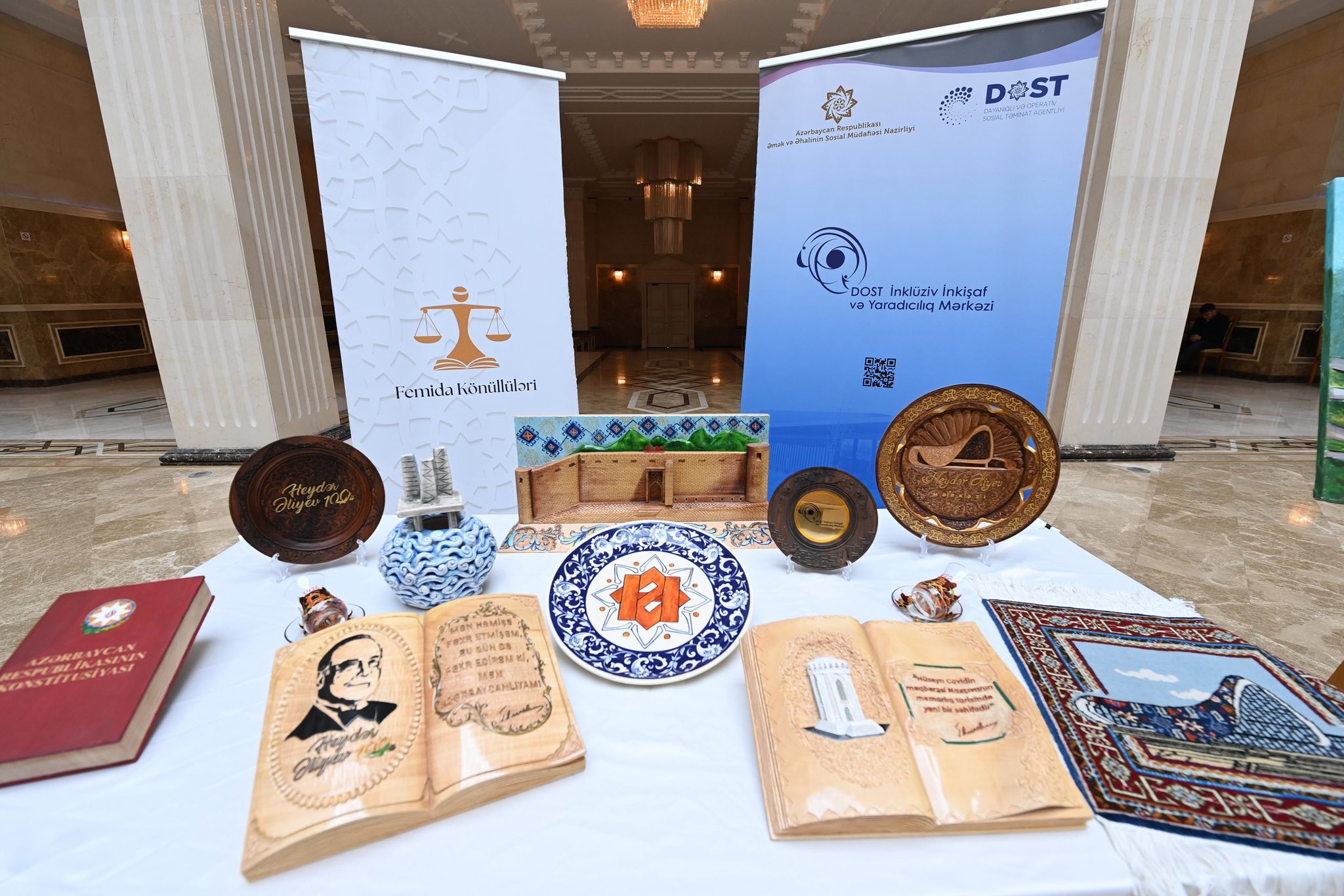 "Konstitusiya və Suverenlik İli"nə həsr olunmuş inklüziv yaradıcılıq sərgisi