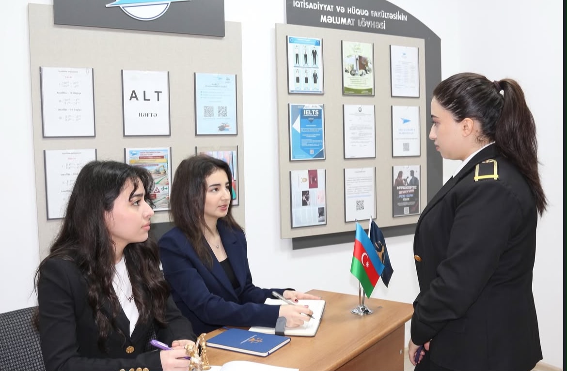 Milli Aviasiya Akademiyasında məlumat stendi