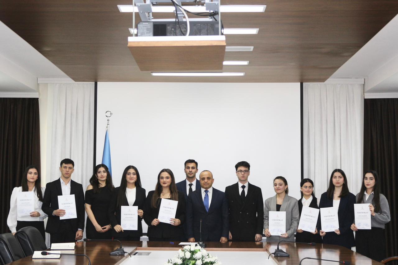 Yasamal Rayon Məhkəməsində könüllülərin sertifikasiyası