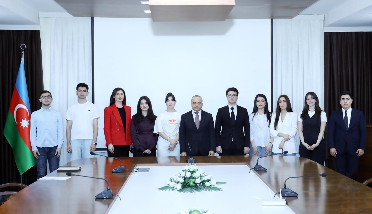 Yasamal Rayon Məhkəməsində könüllülərin sertifikasiyası