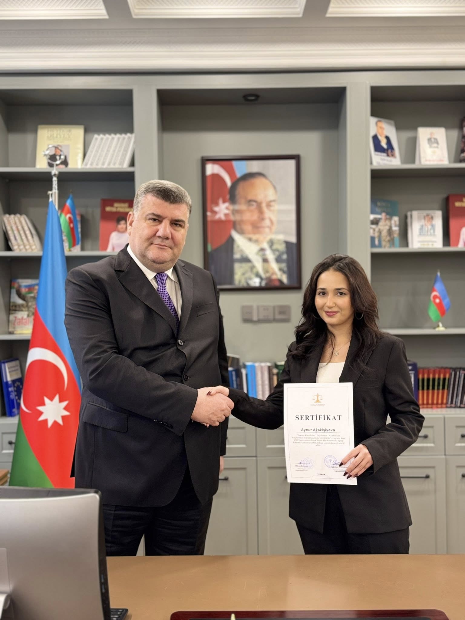 Xəzər Rayon Məhkəməsində könüllülərin sertifikasiyası