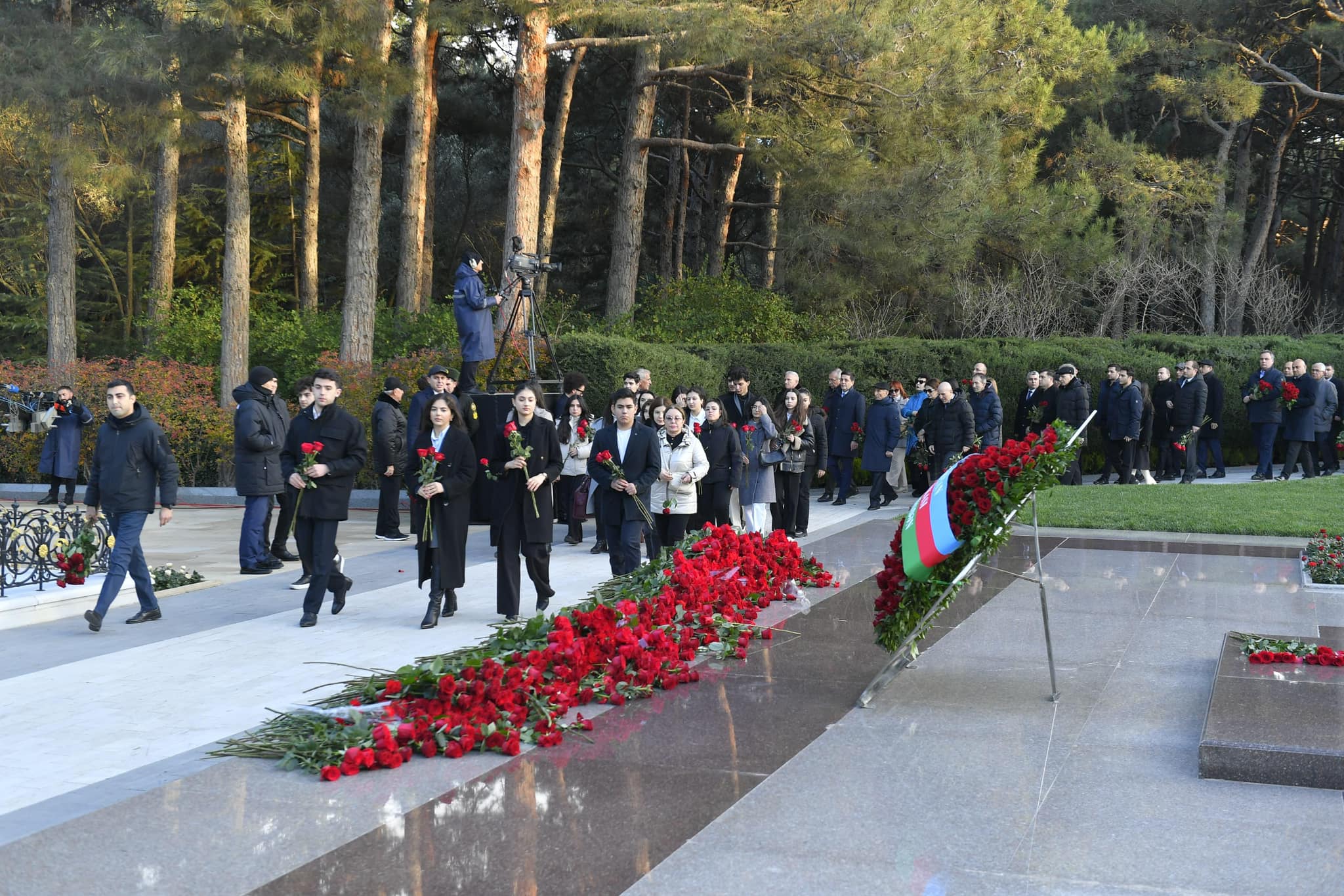 Femida Könüllüləri Fəxri Xiyabanı ziyarət ediblər