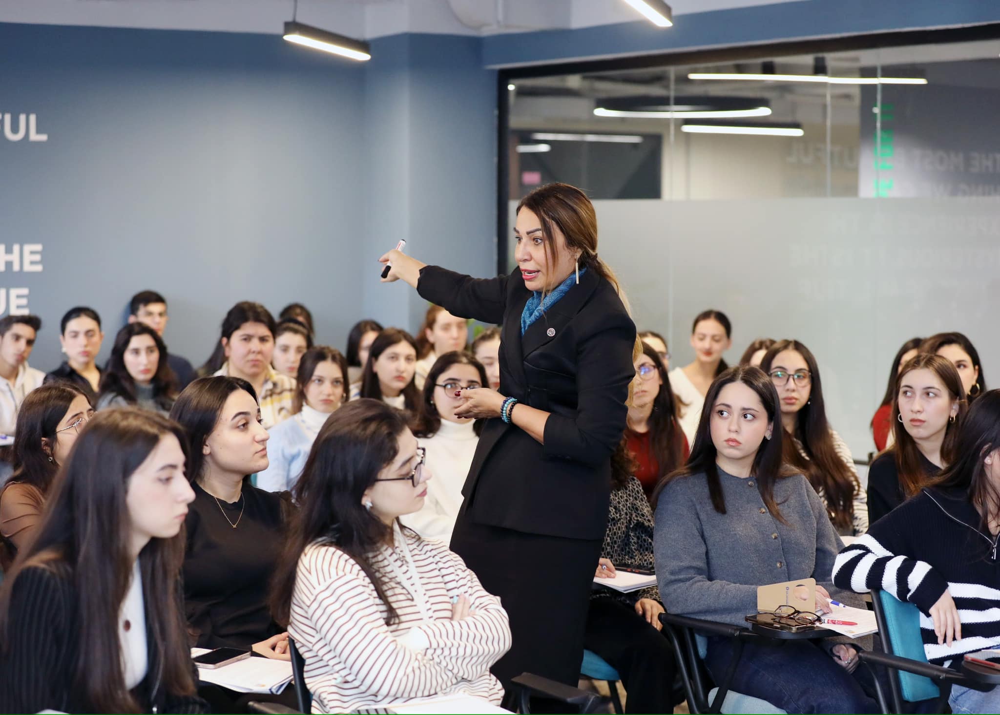 “DİVАN” Milli Məhkəmə Simulyasiyasında Təlim Sessiyası
