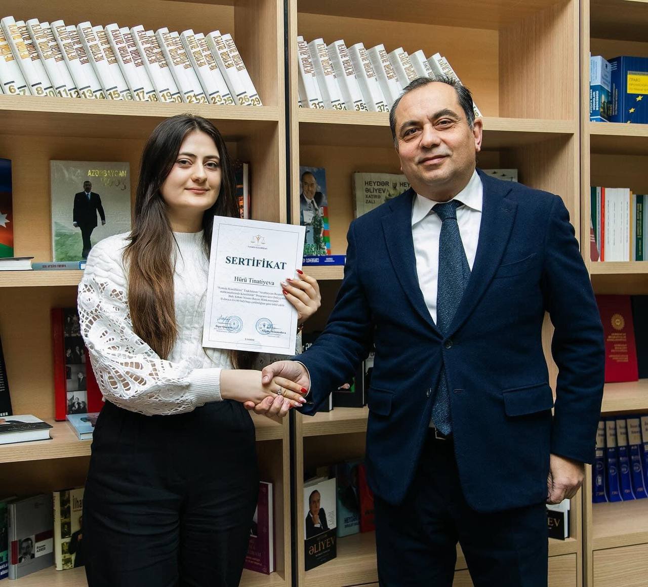 Nəsimi Rayon Məhkəməsində könüllülərin sertifikasiyası
