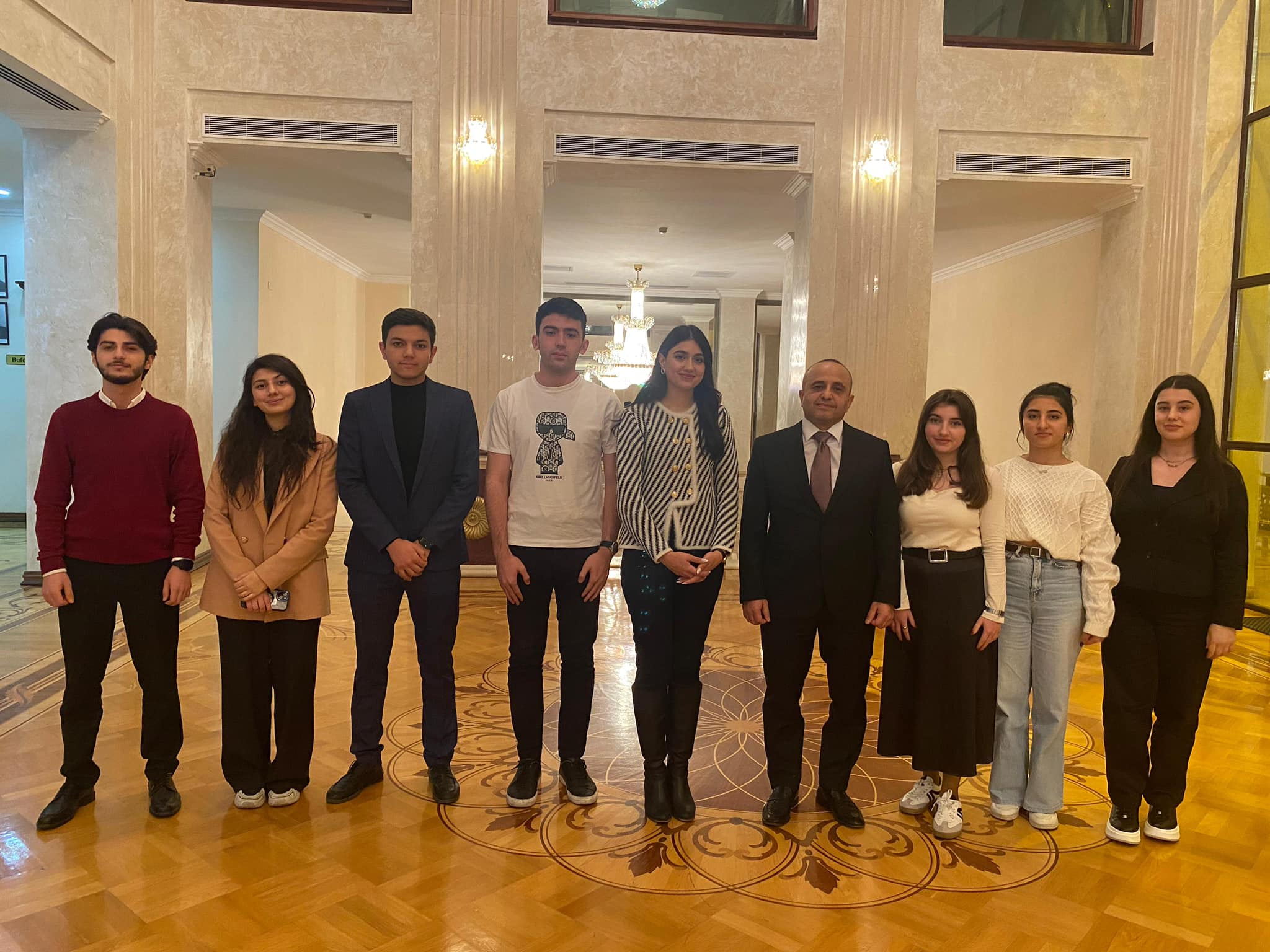 Femida Könüllüləri “Qarabağnamə” tamaşasının izləyiciləri olublar