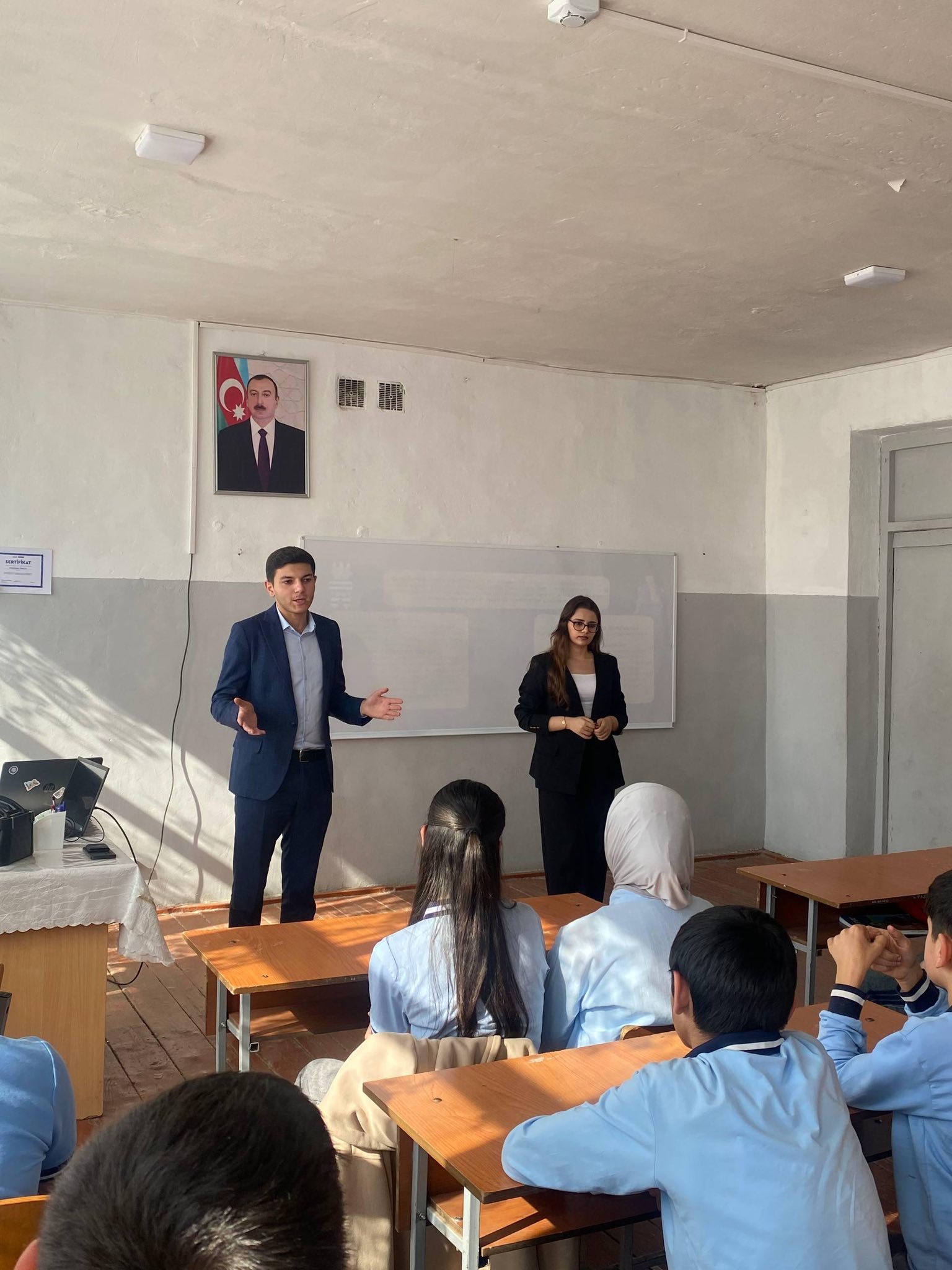 “Məktəblinin Hüquq Bələdçisi” layihəsi