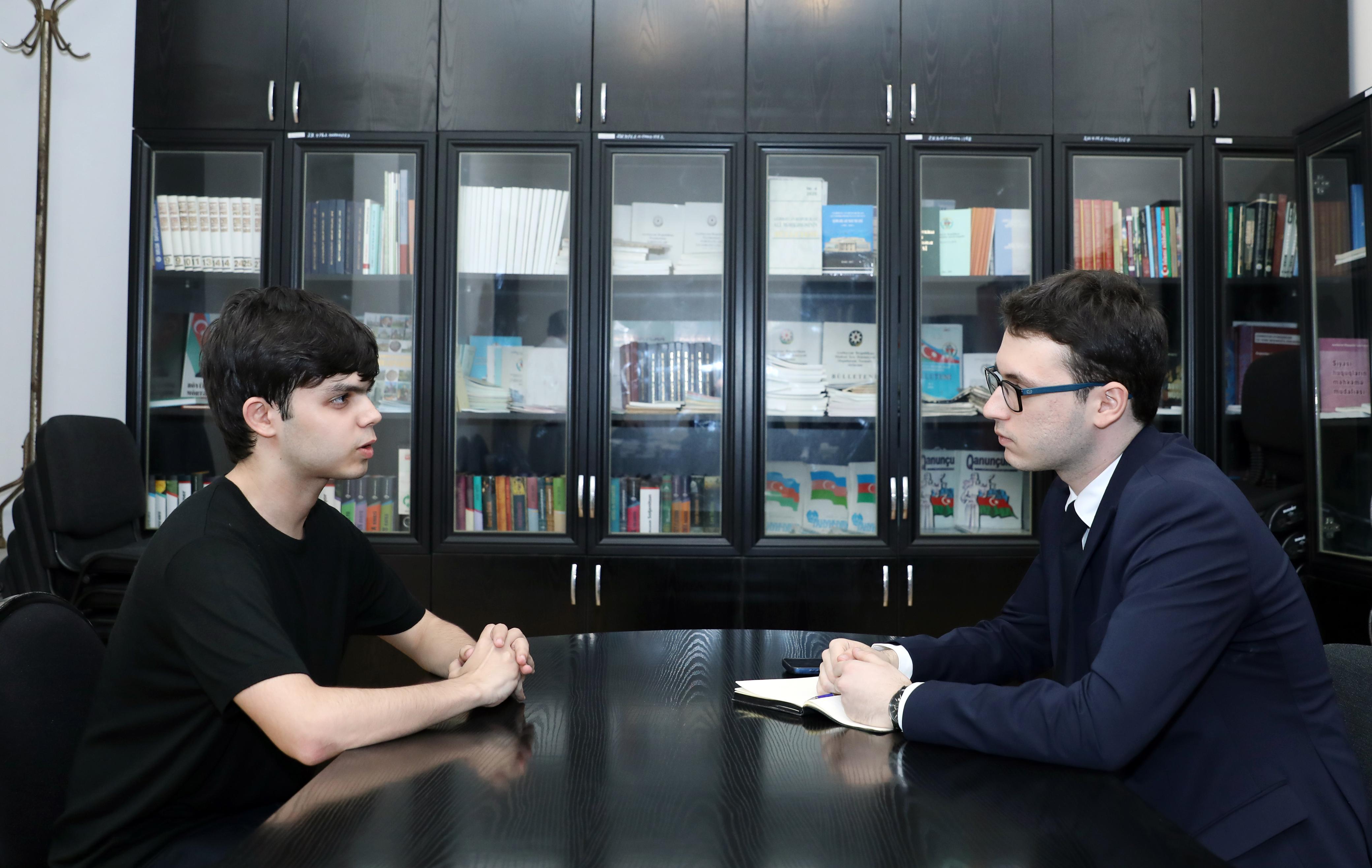 “Femida Könüllüləri" Təşkilatının sədri Salman Vahabov tərəfindən könüllülərlə görüş