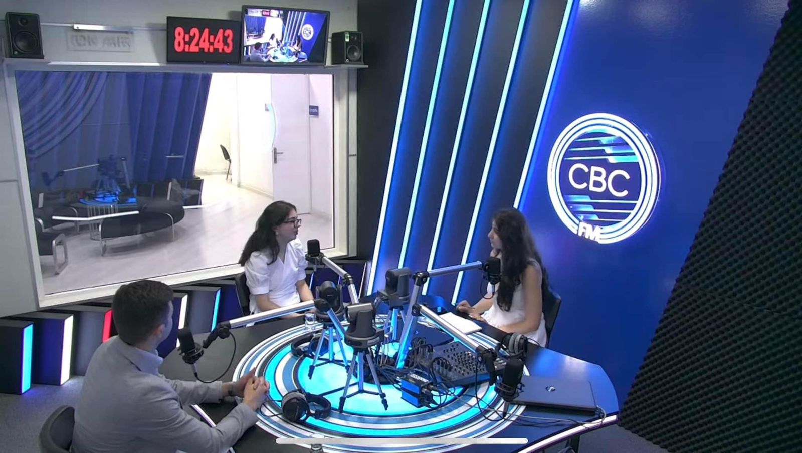 “Gənclərin hüquq sistemində rolu” mövzusunda CBC FM-də buraxılış