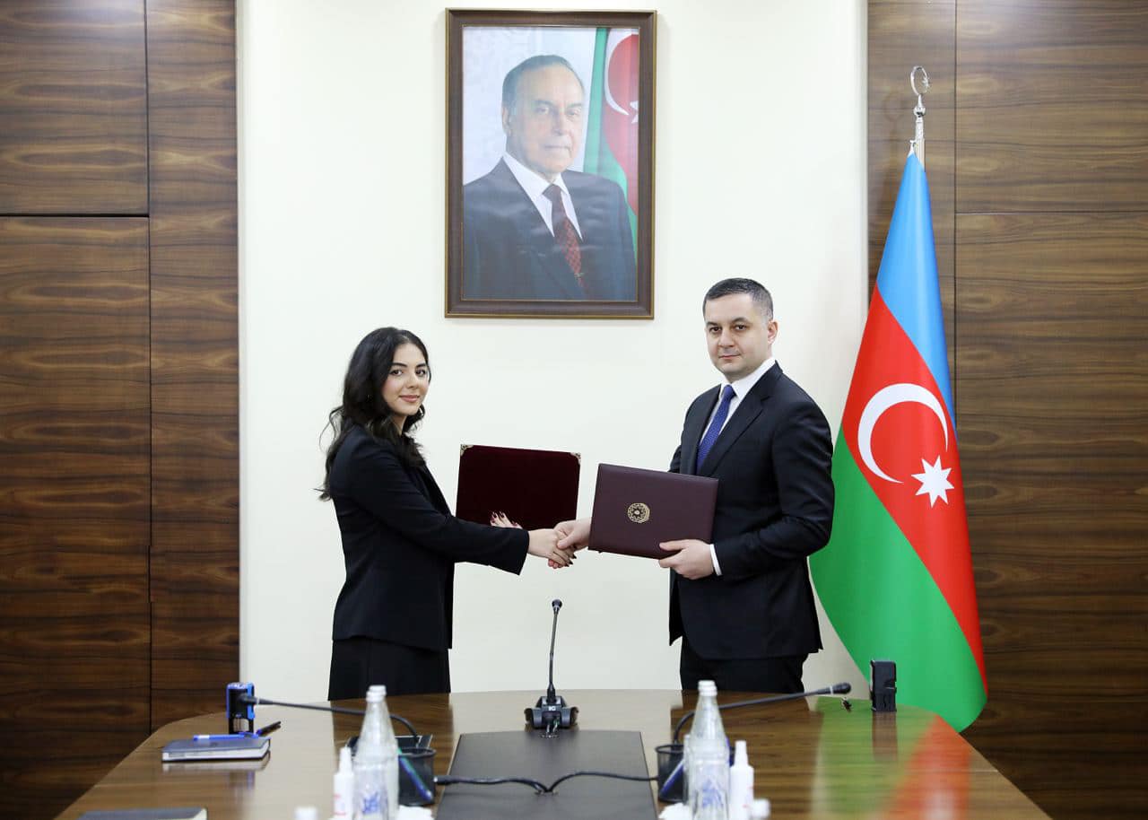 Məhkəmə-Hüquq Şurası ilə memorandum