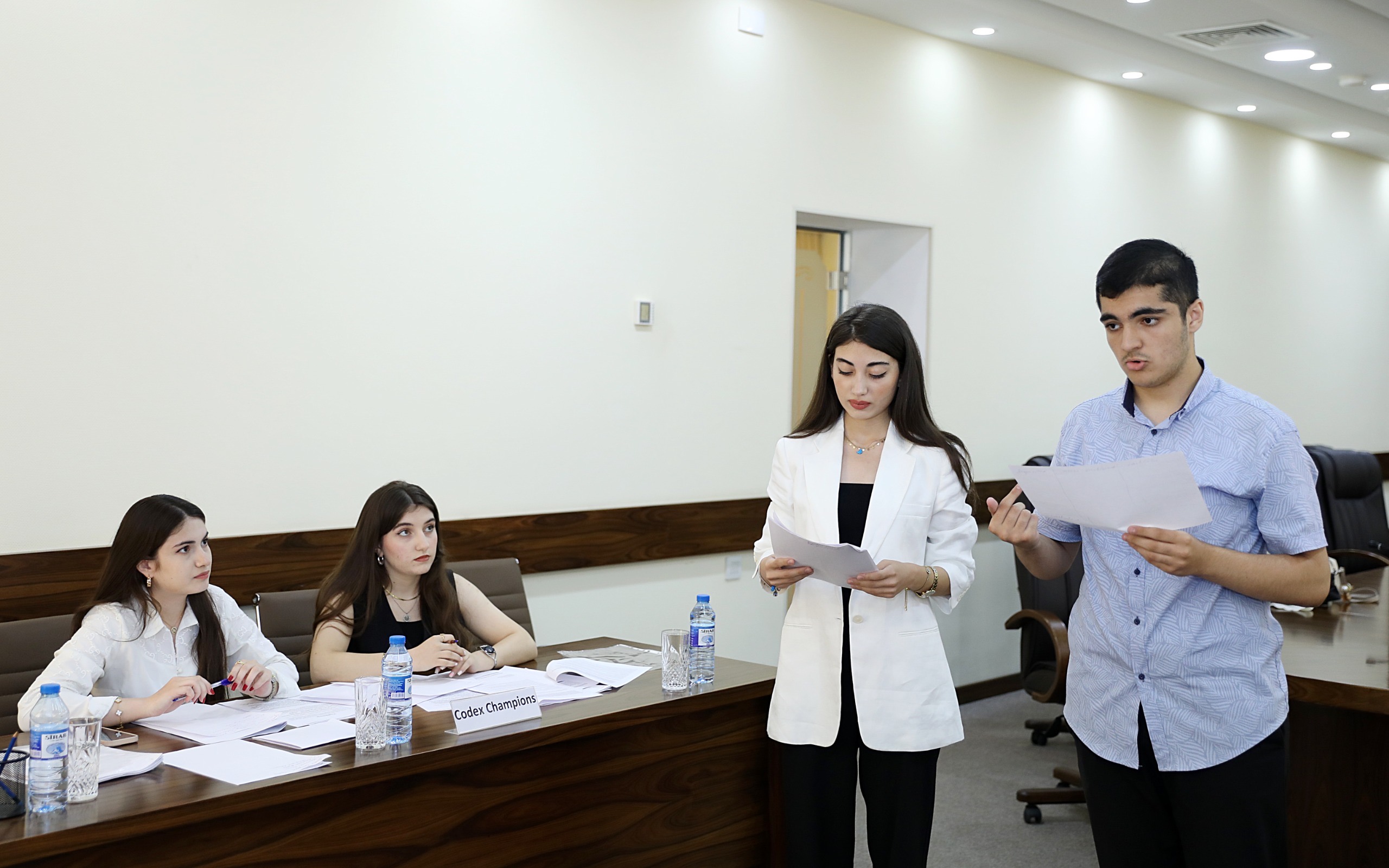 I Daxili Debat Müsabiqəsinin ilkin mərhələsi keçirilib