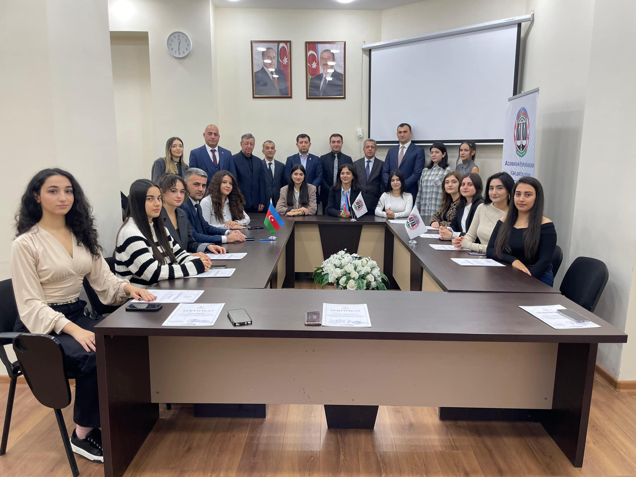 Müxtəlif  Vəkil Bürolarında təcrübə keçən könüllülərin sertifikasiyası