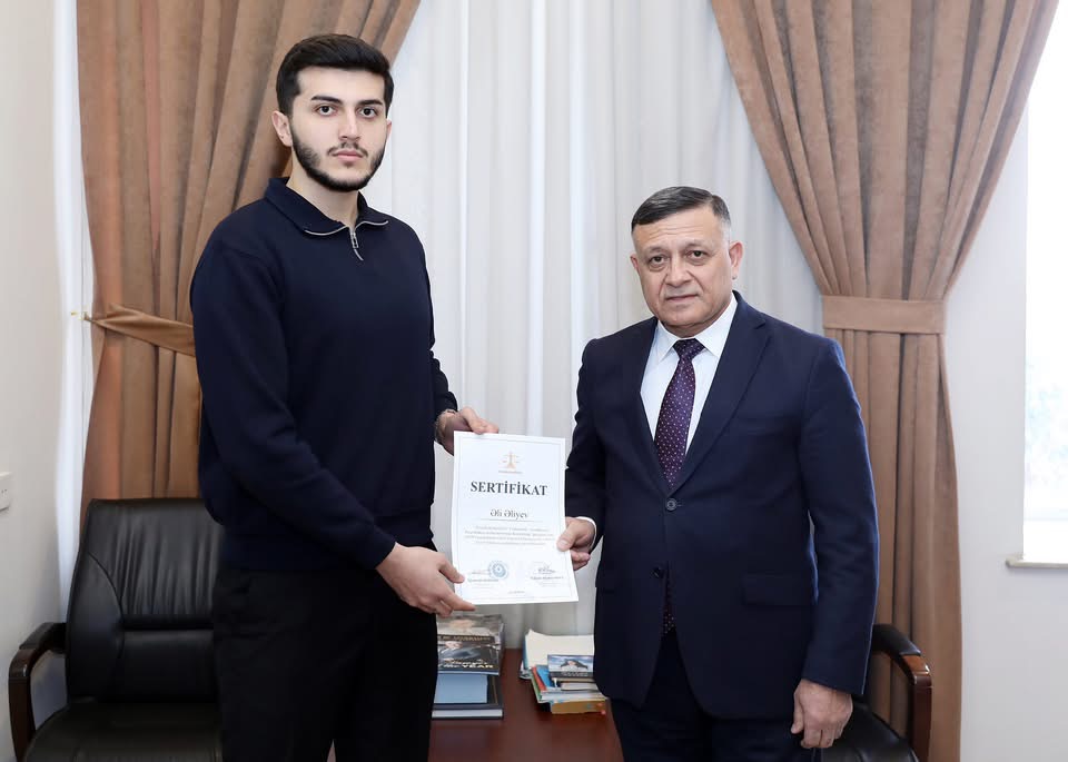Səbail Rayon Məhkəməsində könüllülərin sertifikasiyası