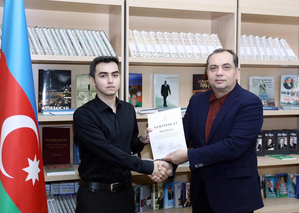 Nəsimi Rayon Məhkəməsində könüllülərin sertifikasiyası