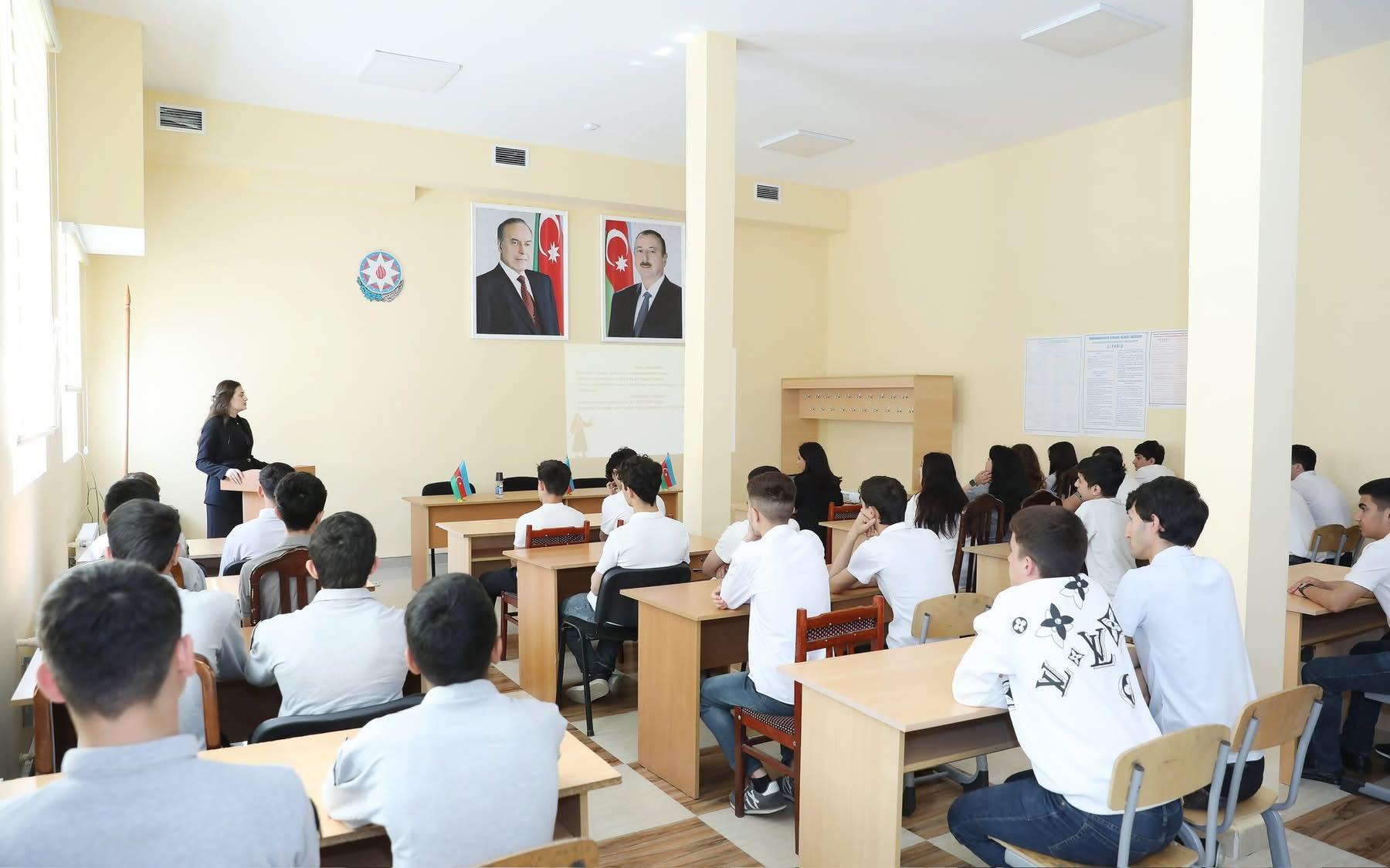 “Məktəblinin Hüquq Bələdçisi” layihəsi