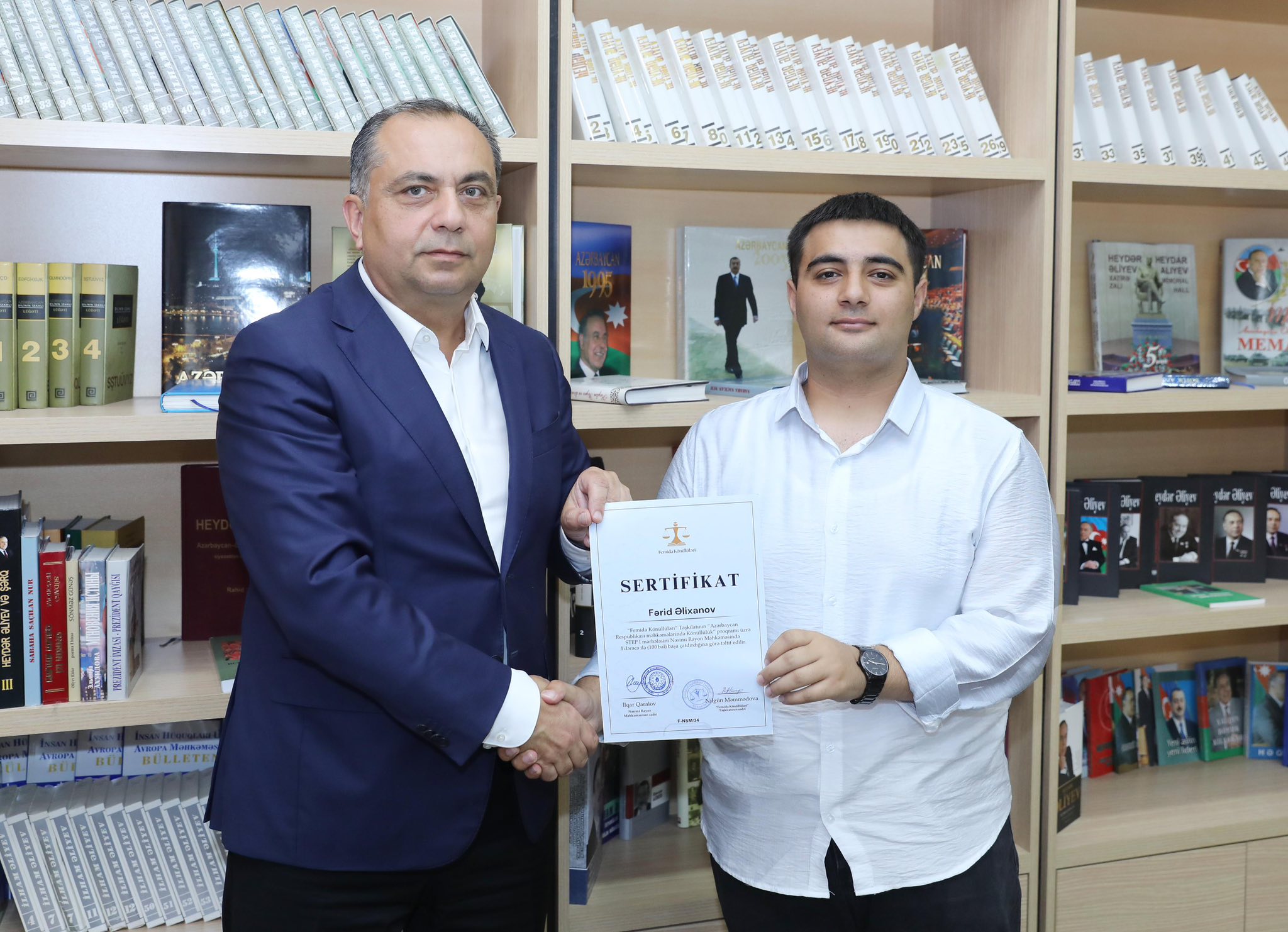 Nəsimi Rayon Məhkəməsində könüllülərin sertifikasiyası