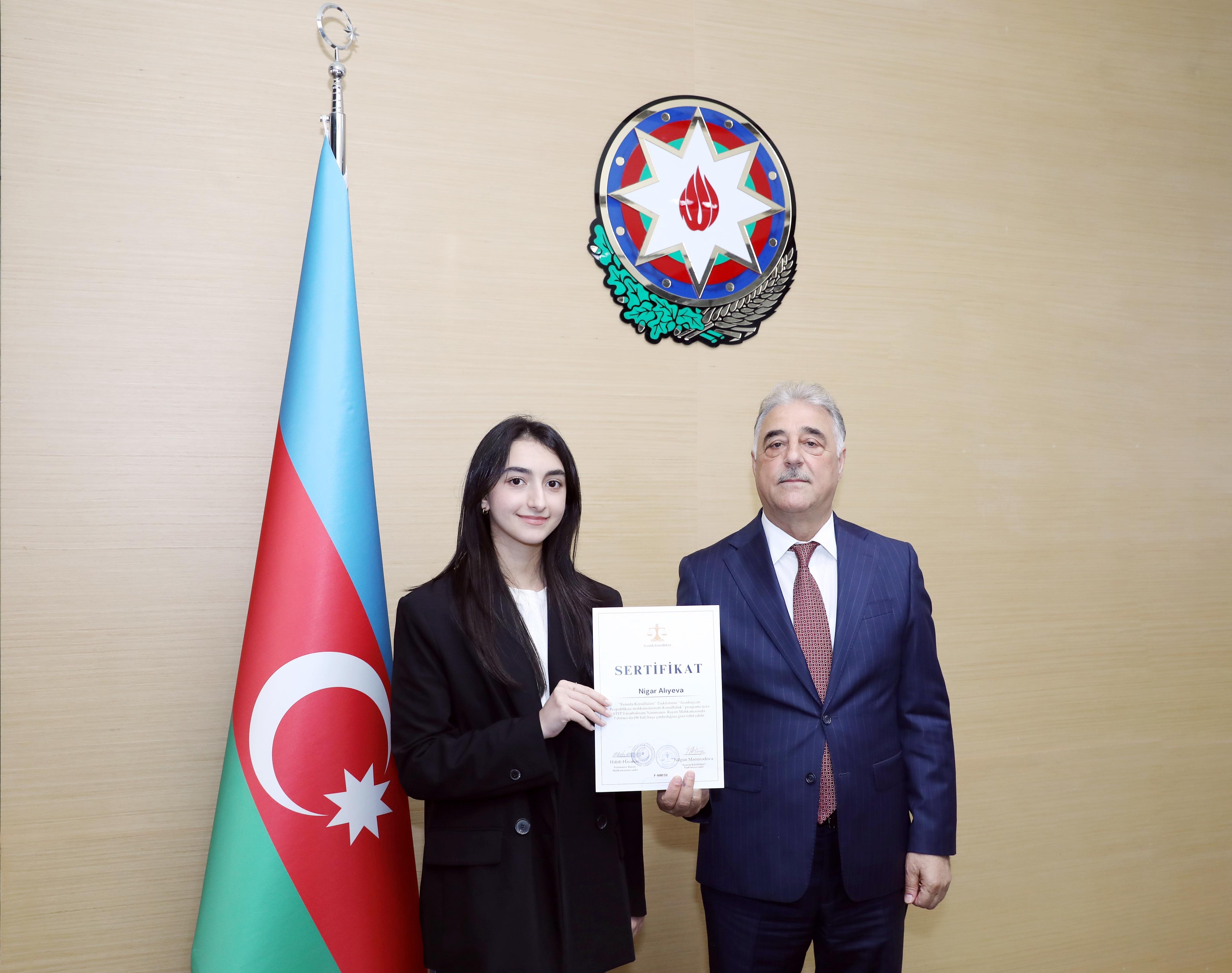 Nərimanov Rayon Məhkəməsində könüllülərin sertifikasiyası