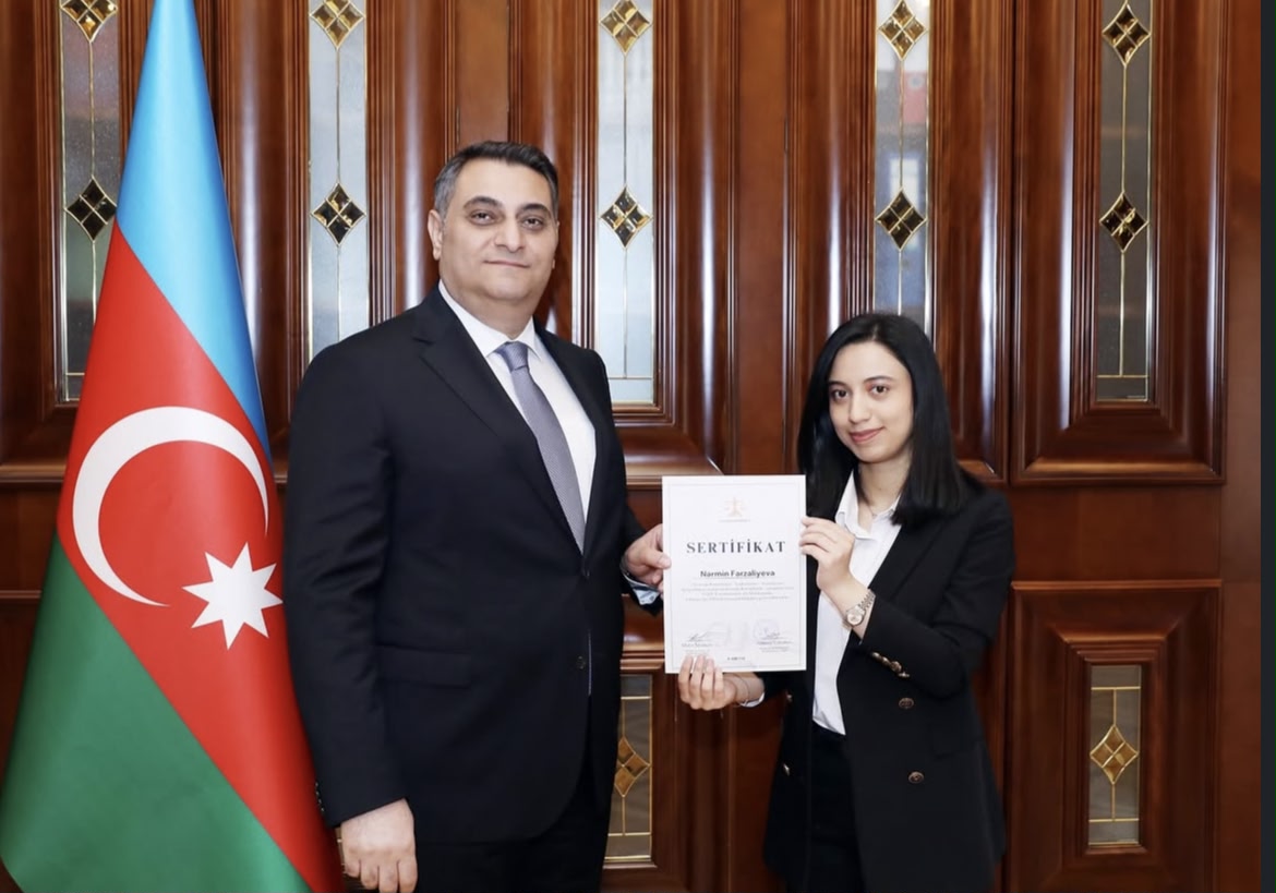 Azərbaycan Respublikasının Ali Məhkəməsində  könüllülərinin sertifikasiyası