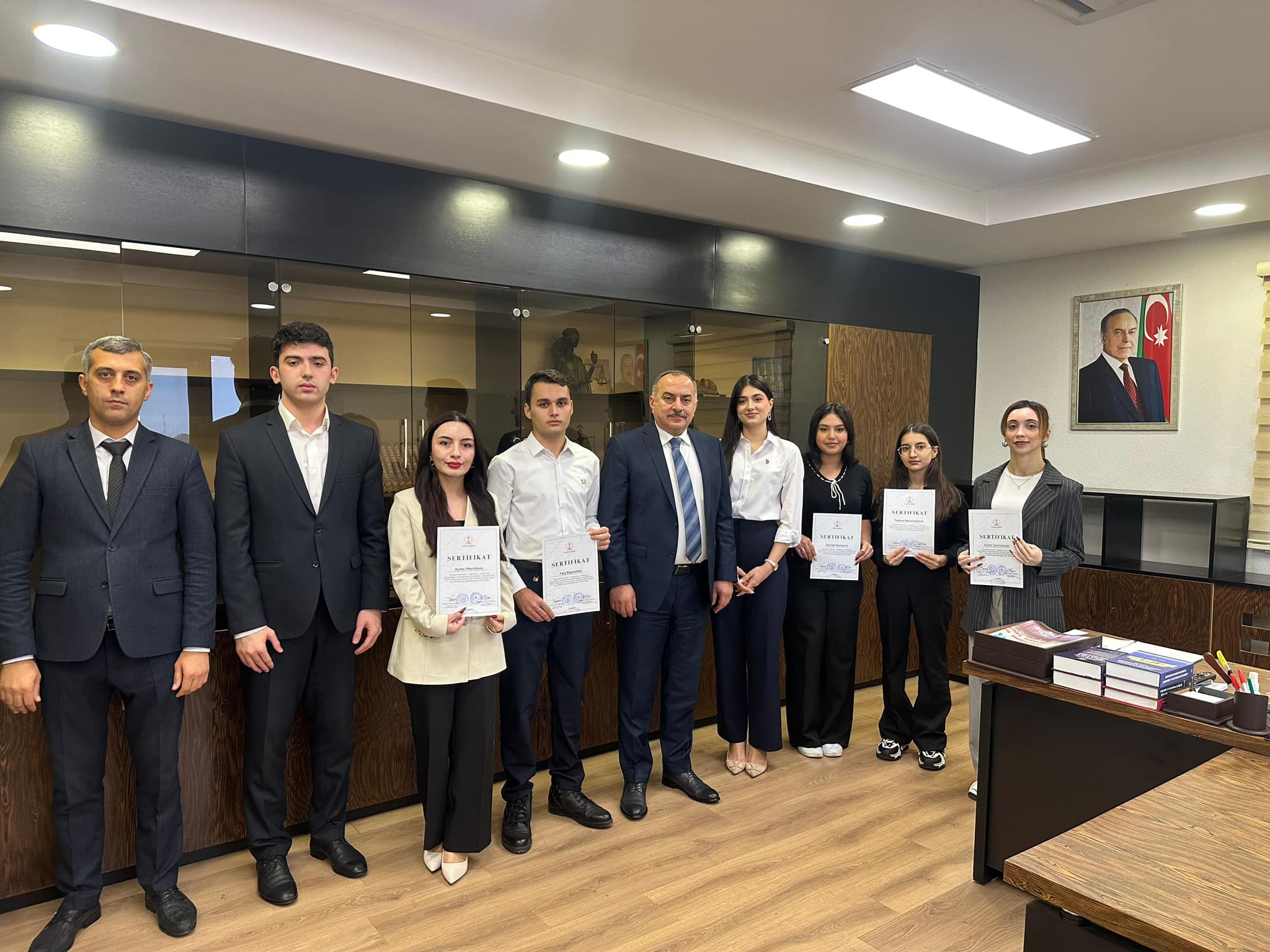 Sumqayıt Şəhər Məhkəməsində könüllülərin sertifikasiyası